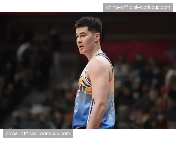 “CBA公布月度最佳奖项,阿不都沙拉木与鲍威尔当选”